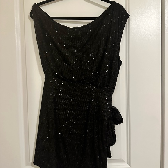 SEQUIN HOLIDAY DRESS - Picture 3 of 4